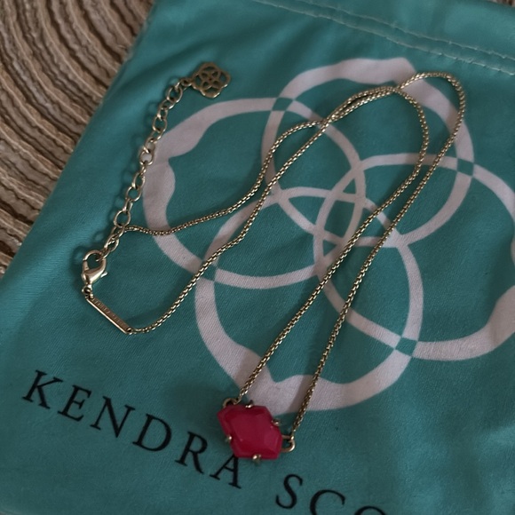 Vintage Gold Kendra Scott necklace - Picture 5 of 5